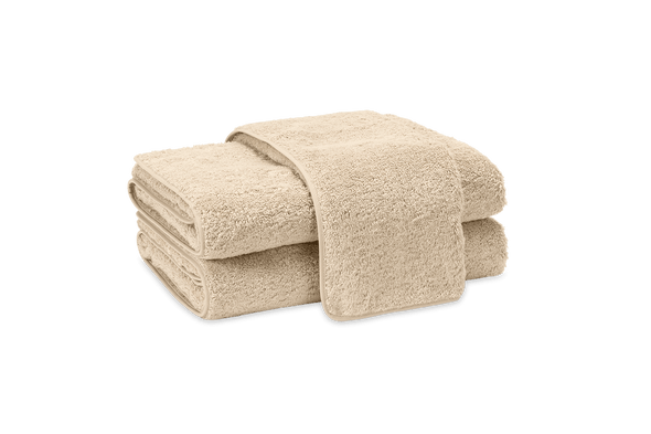Cairo Bath Towel with Straight Piping