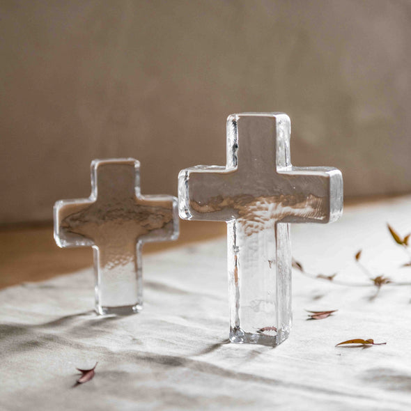 Simon Pearce Cross