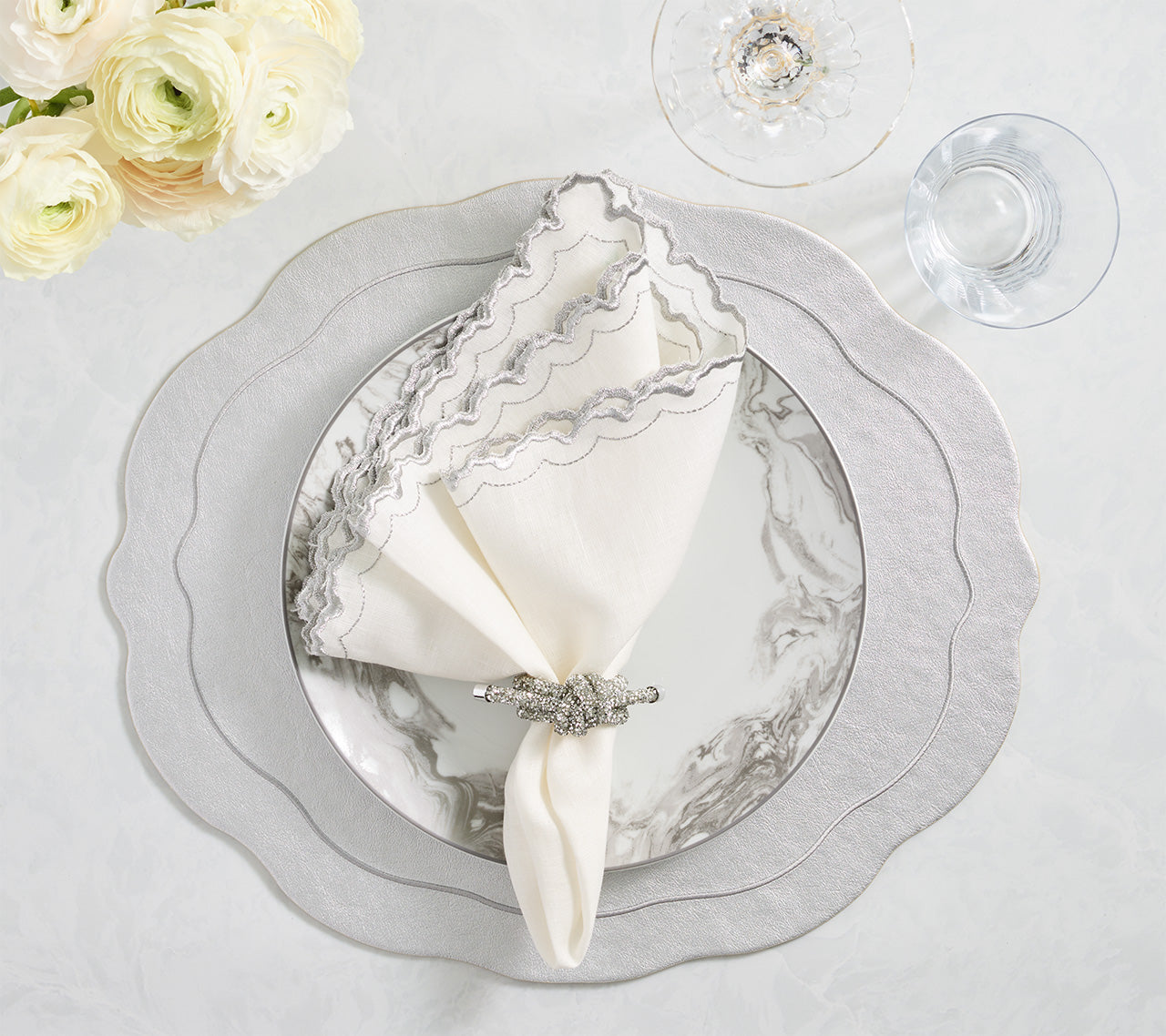 Glam Knot Napkin Ring