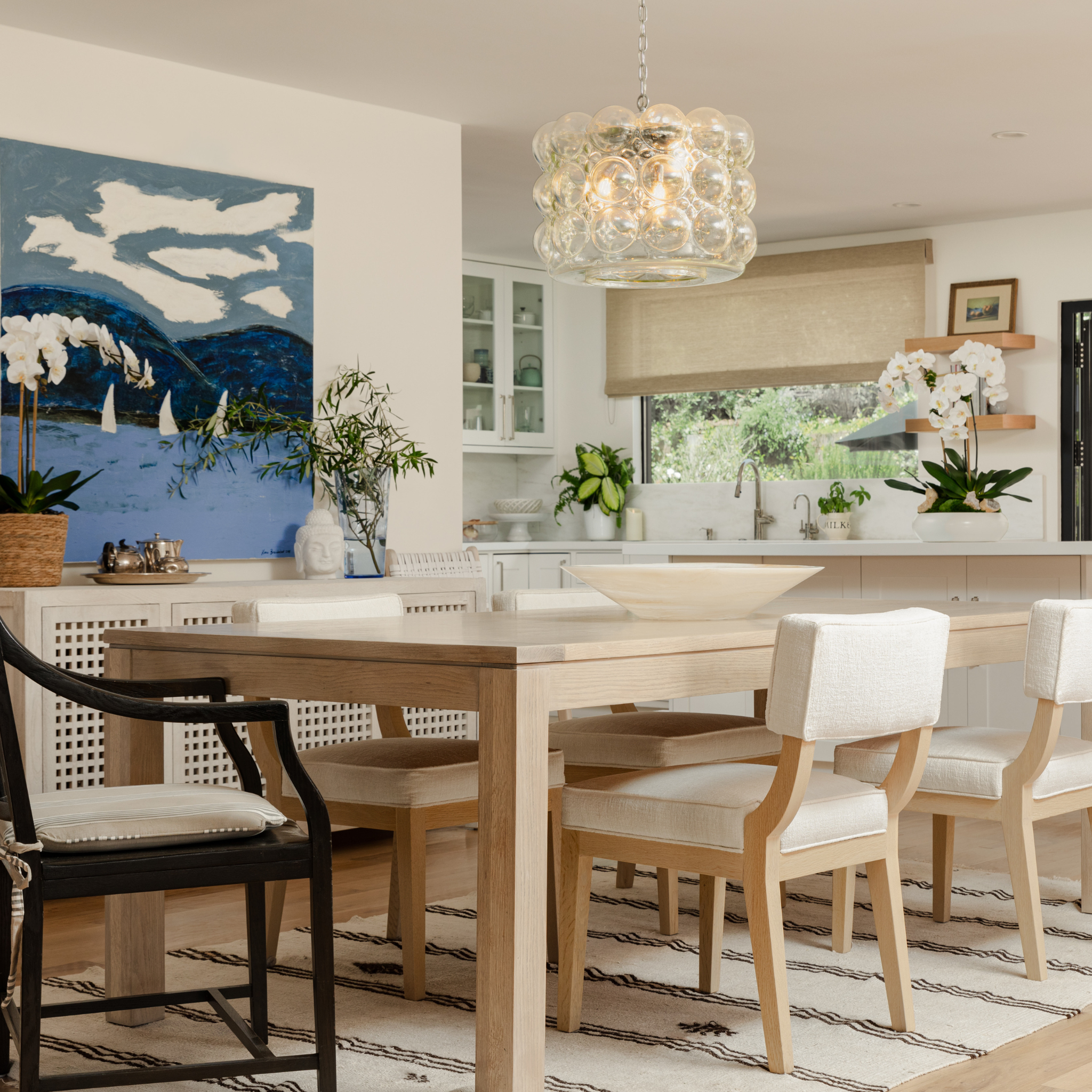 Pando Dining Table