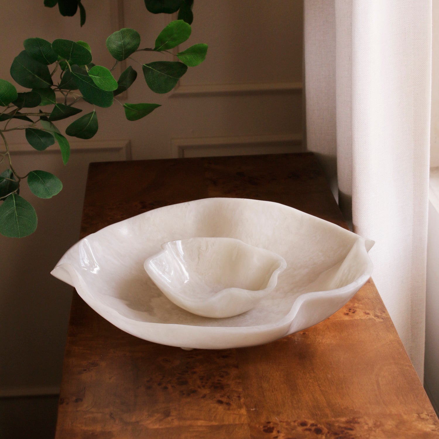 Alabaster Bowl with Dip White Swirl