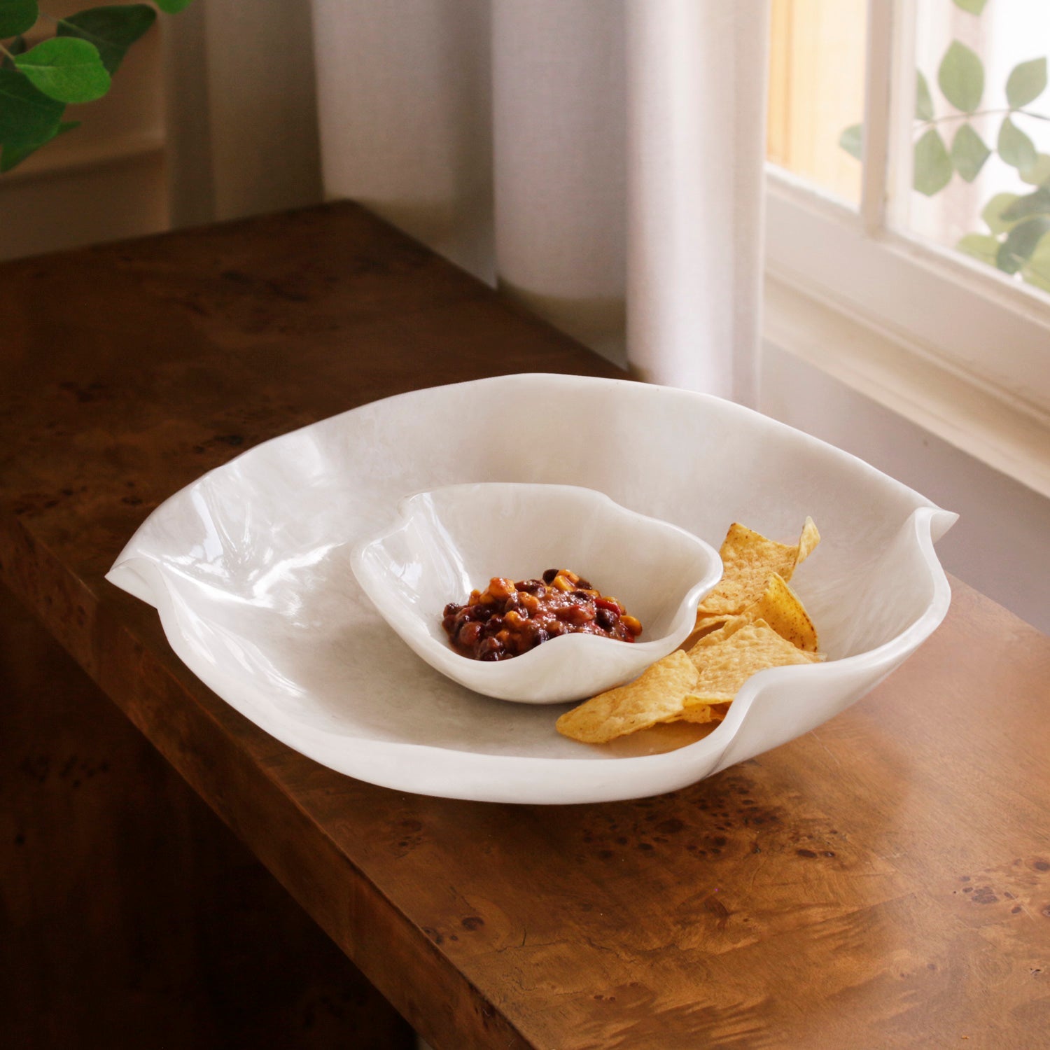 Alabaster Bowl with Dip White Swirl