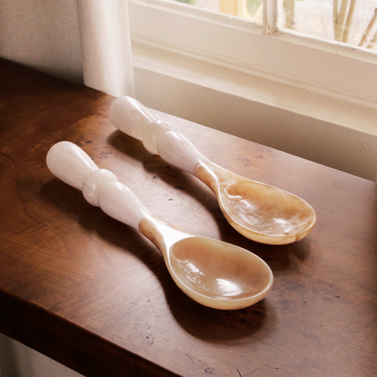Alabaster Salad Servers White Swirl