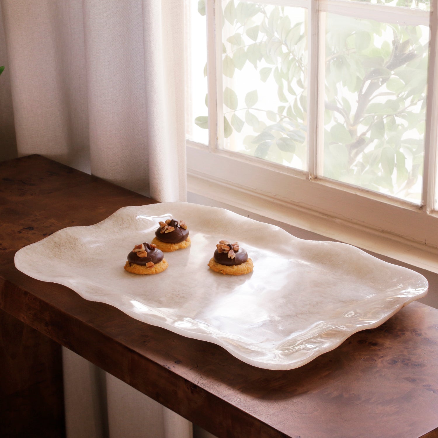 Alabaster Extra Large Rectangular Tray White Swirl