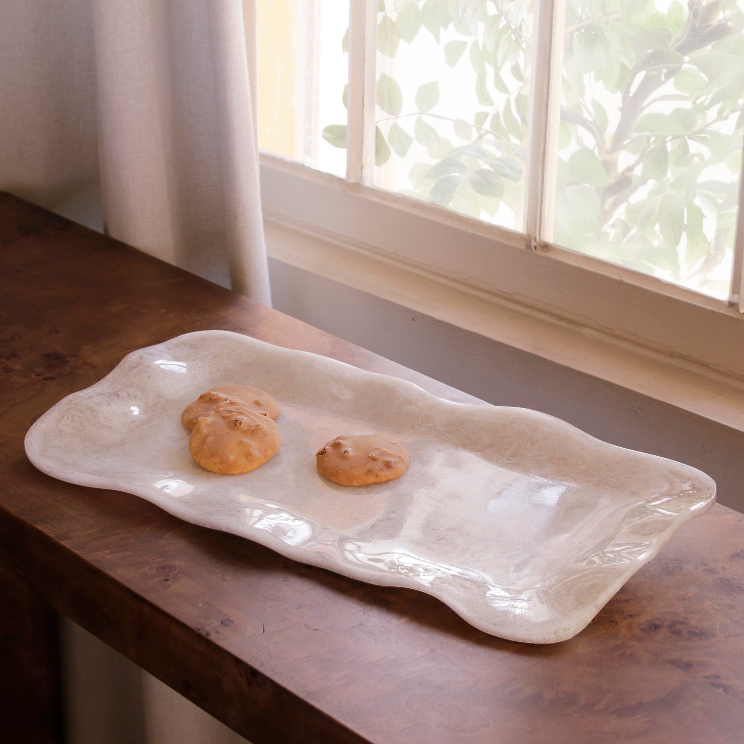 Alabaster Long Rectangle Tray White Swirl