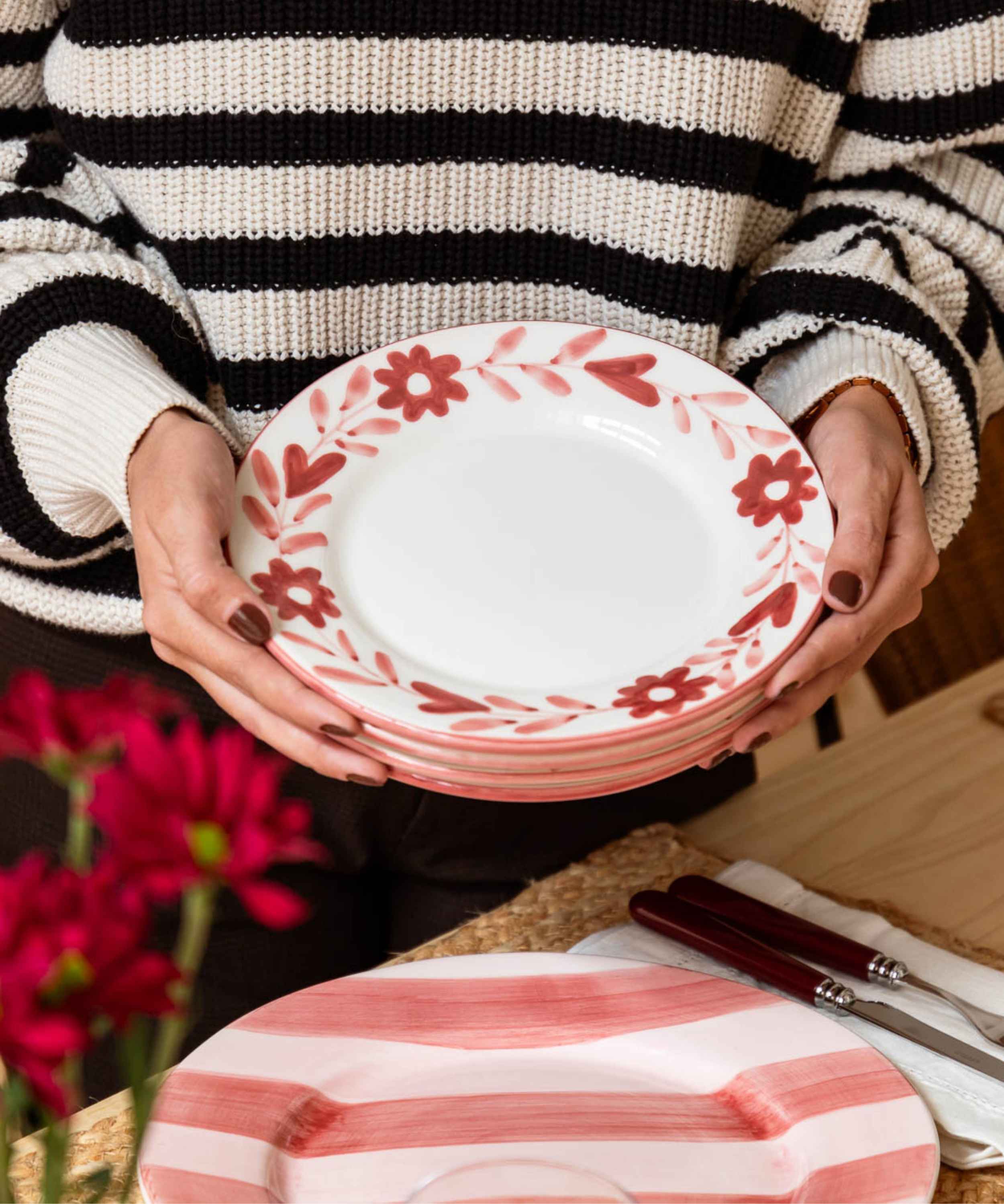 Red Flowers Dessert Plate
