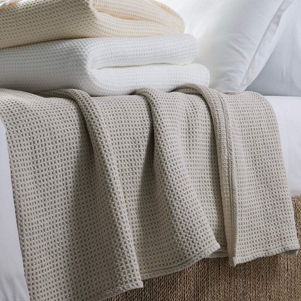 Matouk Chatham Blanket