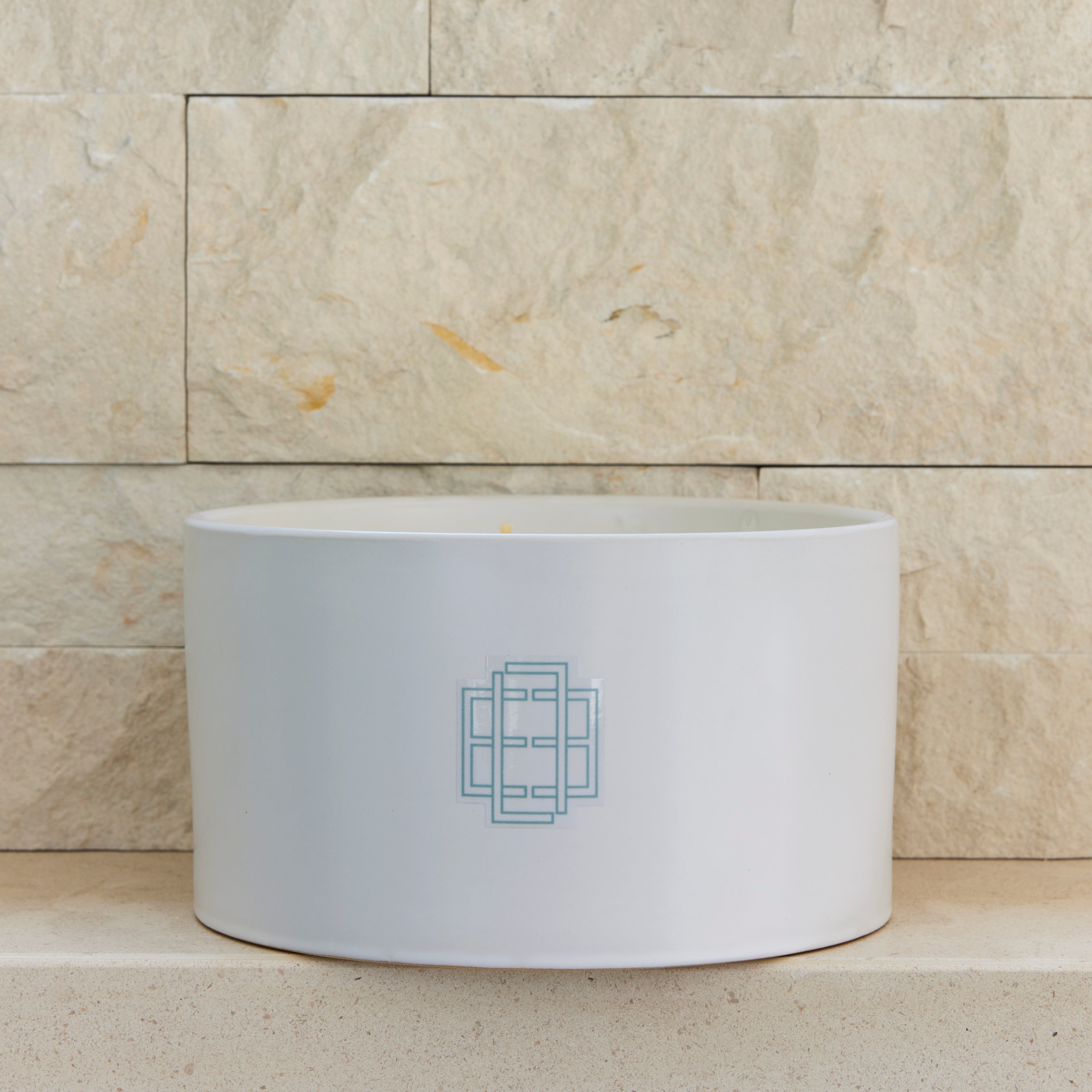 Elizabeth Lamont Signature Candle