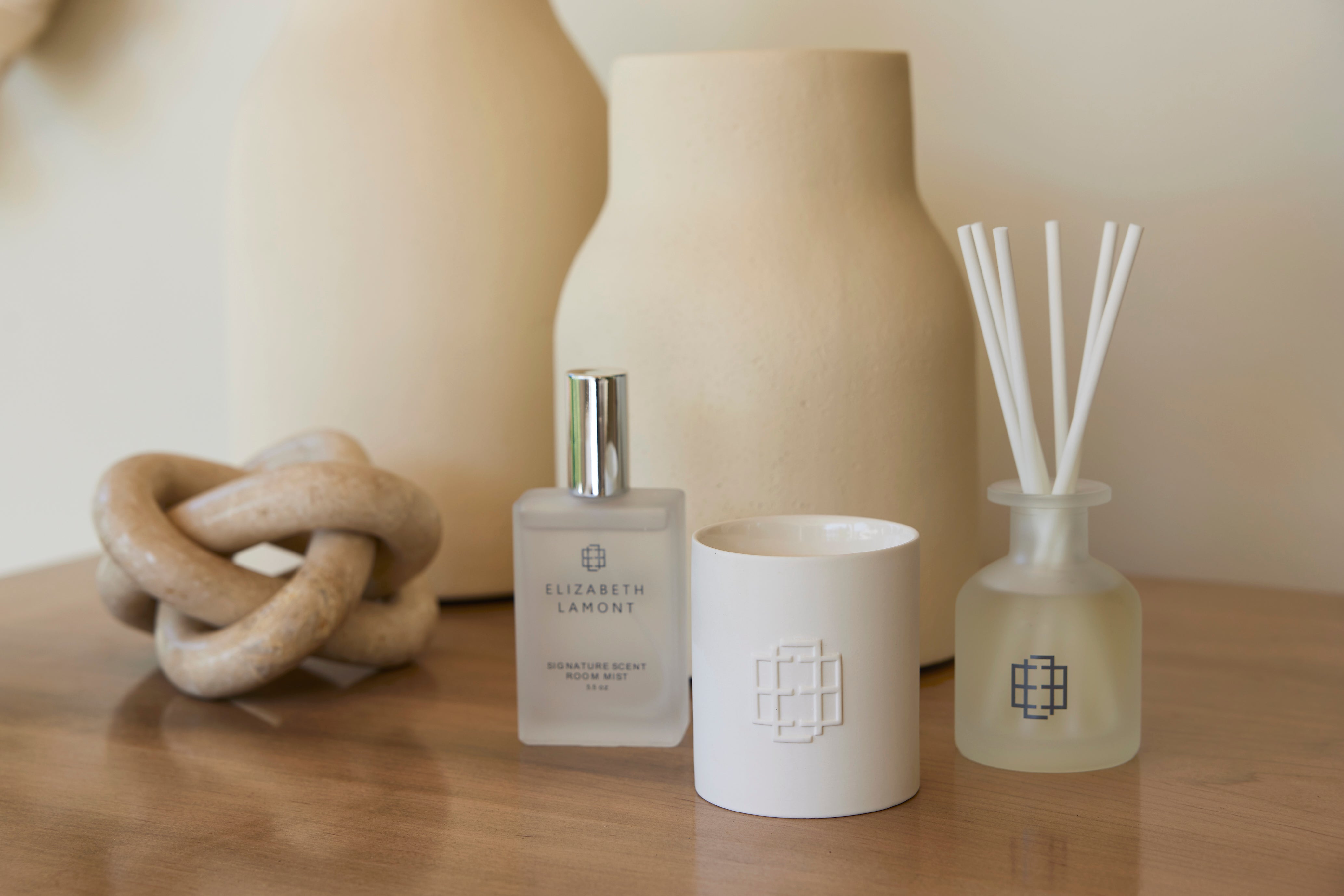 Elizabeth Lamont Signature Candle (CERAMIC VESSEL)