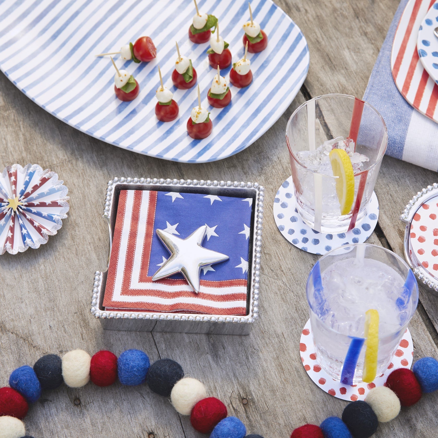 Stars and Stripes Star Beaded Napkin Box Set - Thumbnail 3