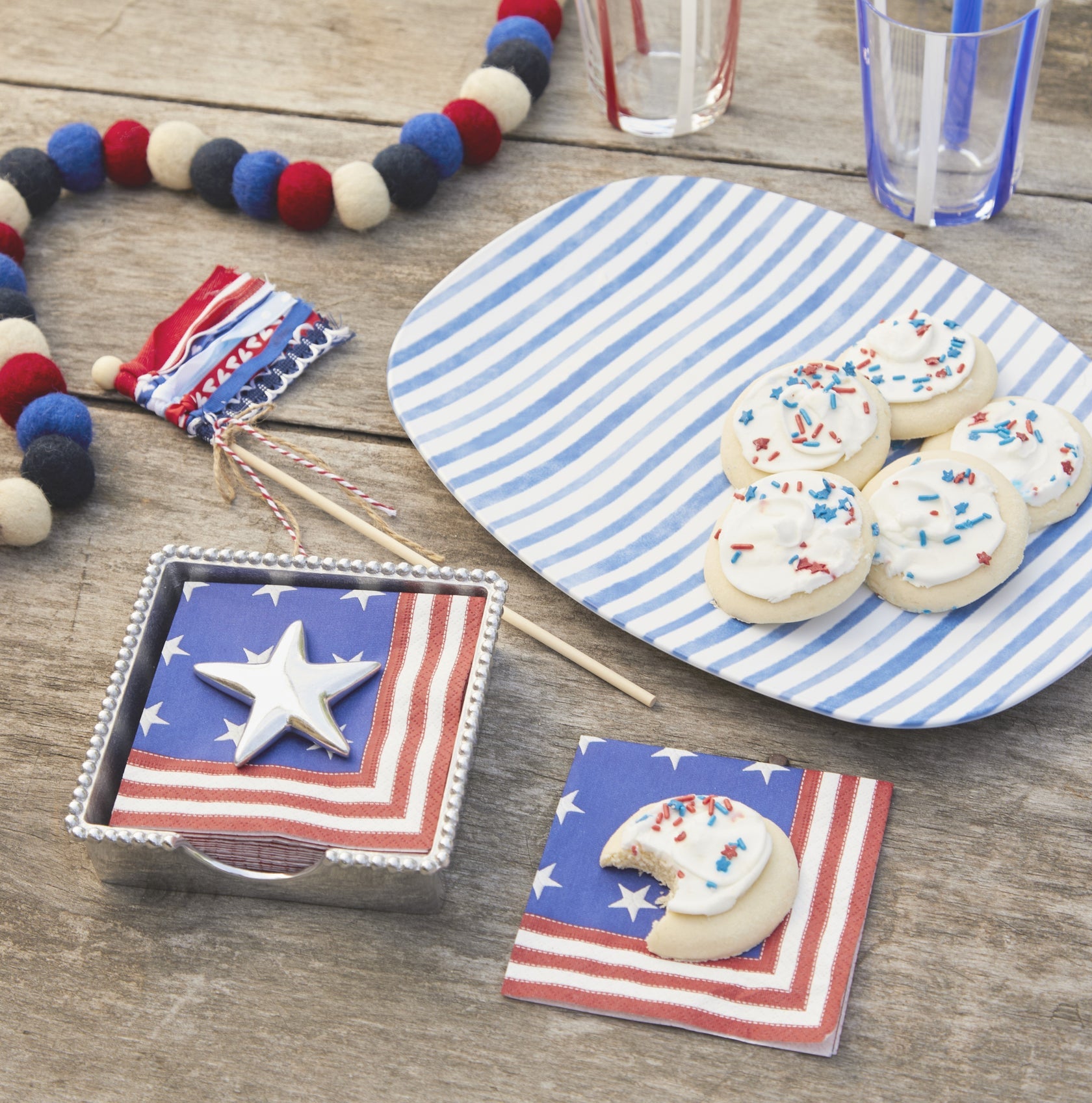 Stars and Stripes Star Beaded Napkin Box Set - Thumbnail 2