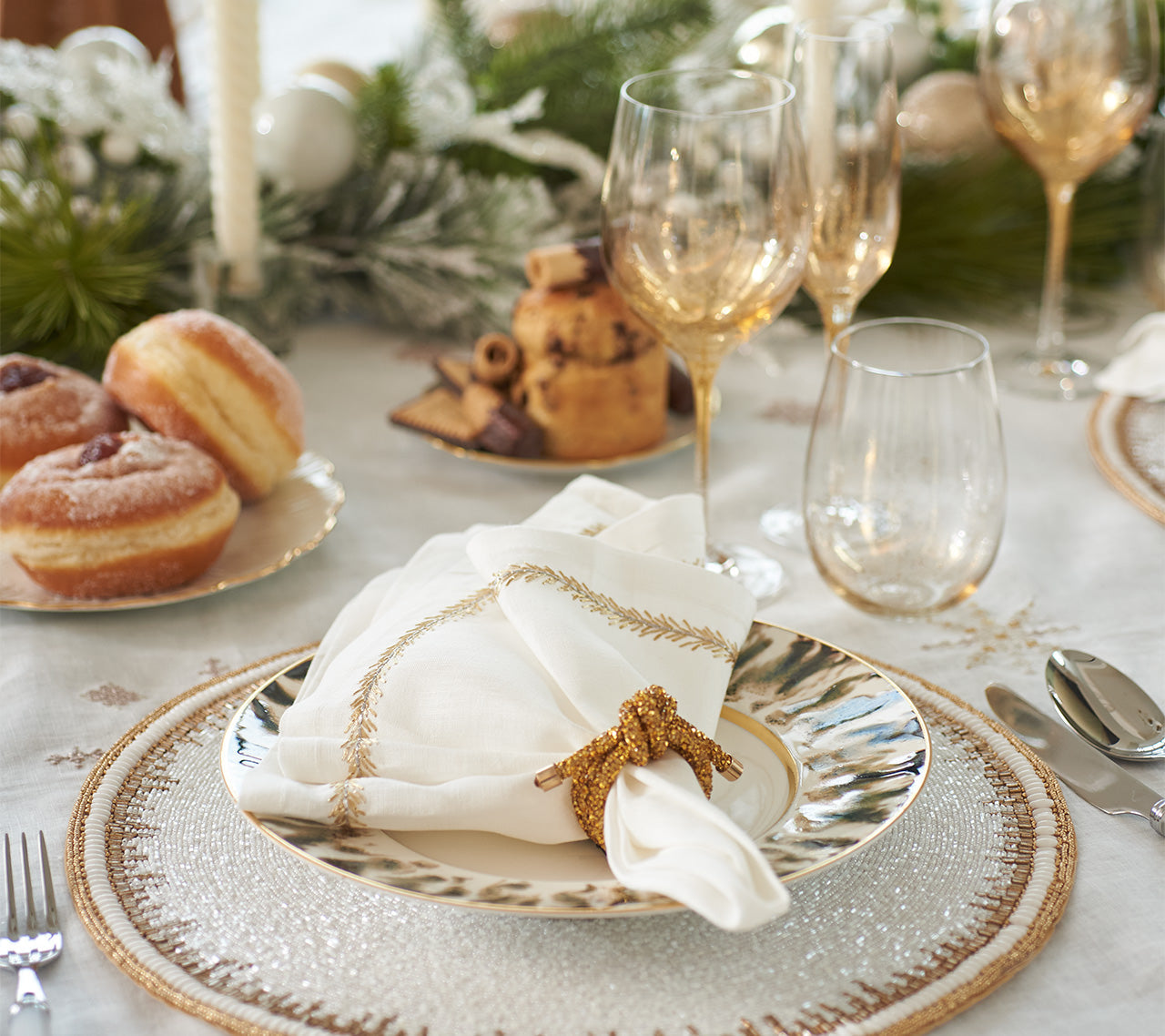 Glam Knot Napkin Ring