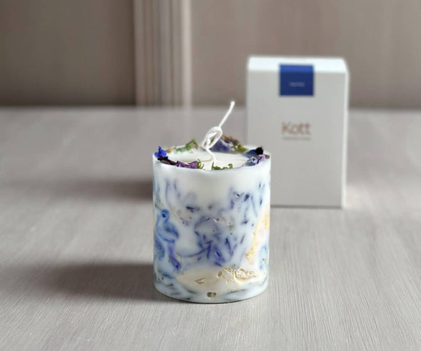 Free Flow Pillar Flower Candle