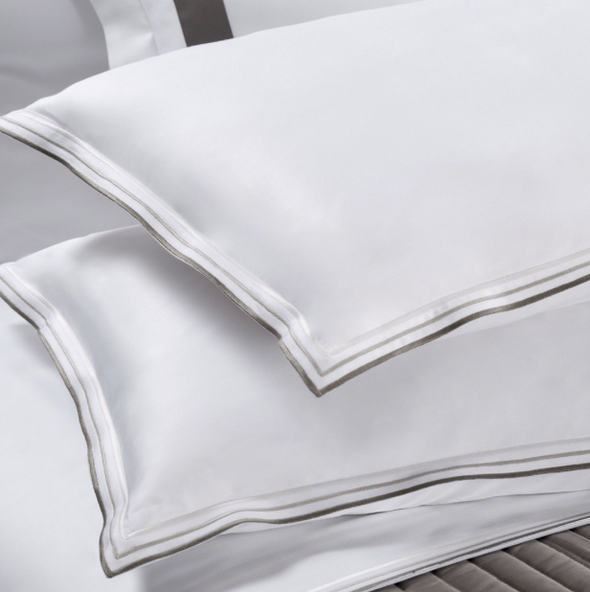 Dea CAVRIGLIA Luxury Italian Bedding